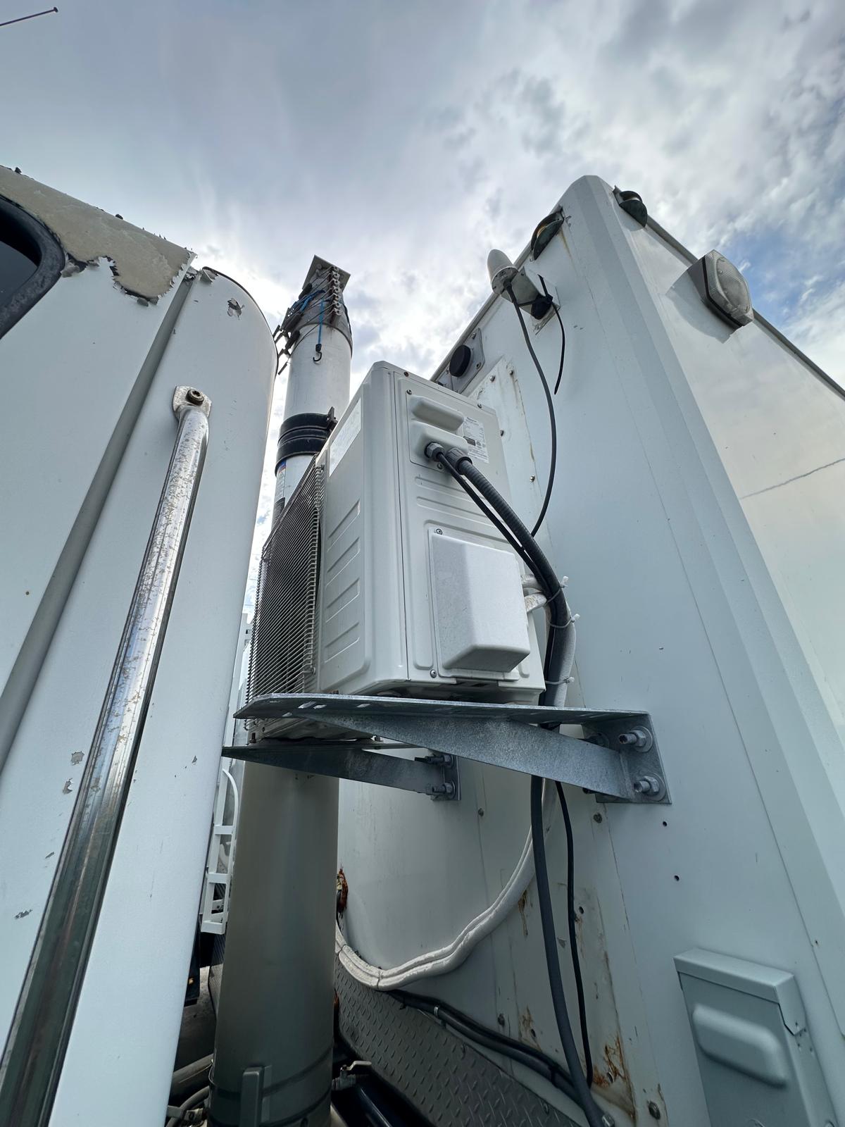 Used 2006 Freightliner Mobile Communications Truck with 60' Mast - Image 2